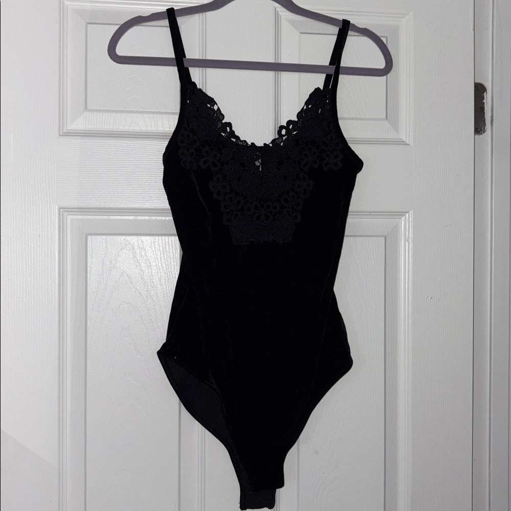 Black velvet Bodysuit